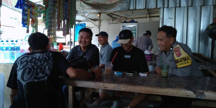 Dekatkan Diri dengan Warga, Bhabinkamtibmas Desa Bunder Ajak Jaga Kamtibmas