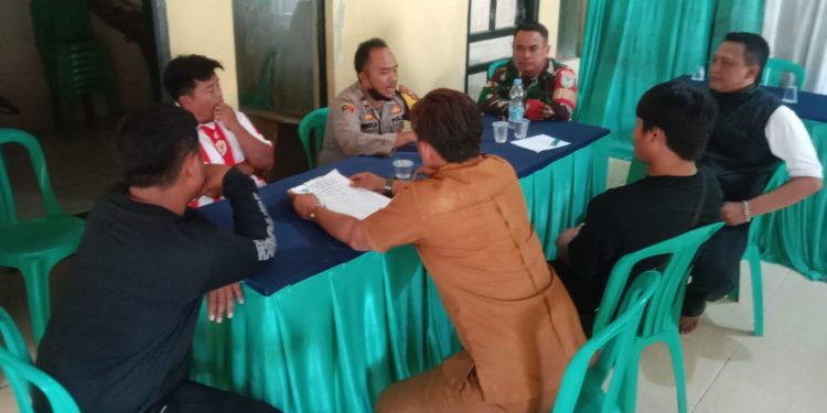 Babinsa dan Bhabinkamtibmas Polsek Plered Gelar Kegiatan Sambang