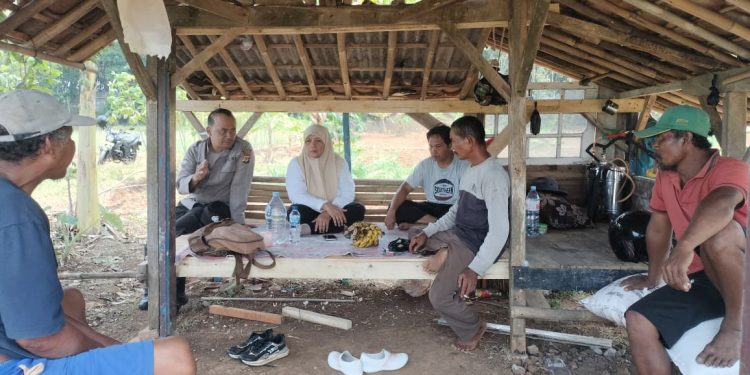 Bersama Dinas Pertanian, Polsek Campaka Ikut Berikan Penyuluhan Ke Kelompok Tani