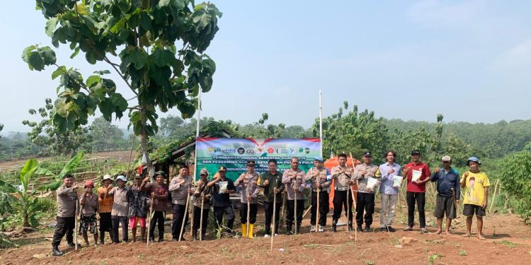 Kapolsek Cibatu Laksanakan Sambang ke UMKM di Desa Cipinang