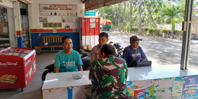 Merawat Sinergitas TNI-Polri, Sambang Babinsa dan Bhabinkamtibmas Polsek Plered Lakukan Sambang Bersama