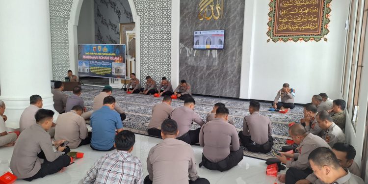 Wujudkan Anggota Yang Berakhlak, Polres Purwakarta Gelar Binrohtal