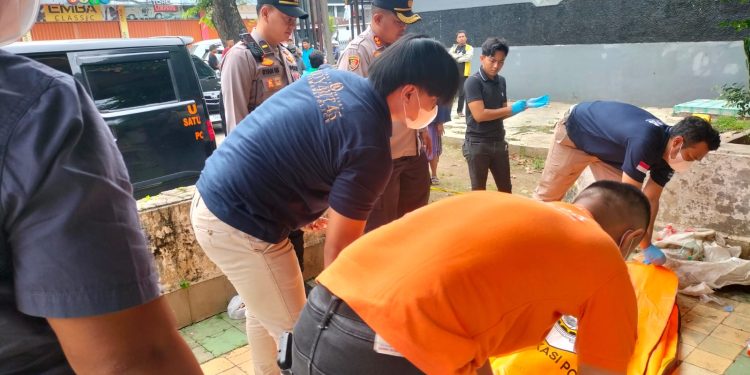 Polres Purwakarta Evakuasi Mayat Tanpa Identitas