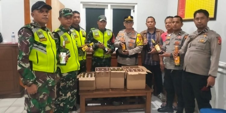 Ciptakan Nataru Aman Dan Kondusif, Polsek Plered Gelar Razia Miras