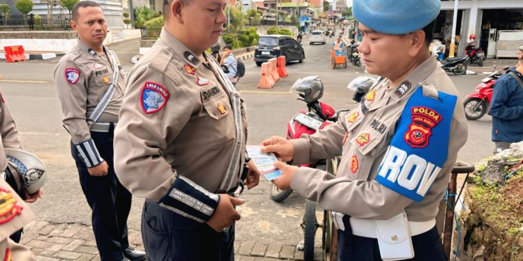 Tegakkan Kedisiplinan, Kanit Propam Polsek Purwakarta Kota Gelar Gaktibplin di Pos Pam Nataru