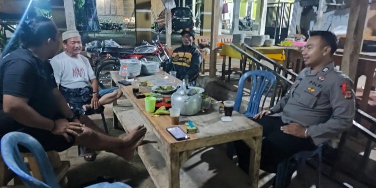 Bhabinkamtibmas Bungursari Bersama Warga Gelar Ronda Malam Dukung Operasi Lilin Lodaya 2025