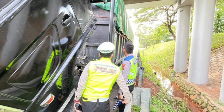 Operasi Lilin Lodaya, Satlantas Polres Purwakarta Imbau Pengendara Sumbu Tiga di Tol Cipali