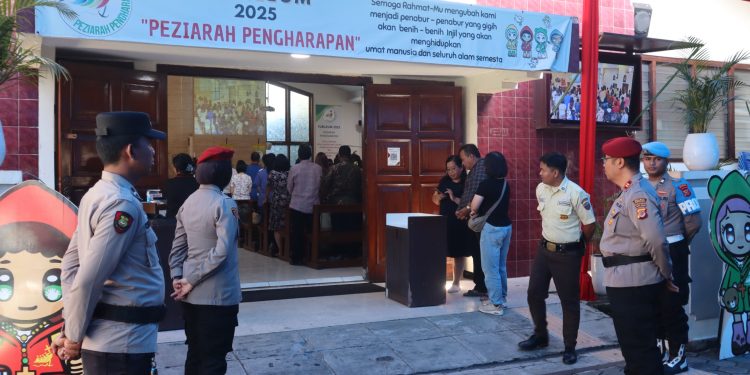 Polres Purwakarta Pastikan Ibadah Gereja Berjalan Aman dan Khusyuk