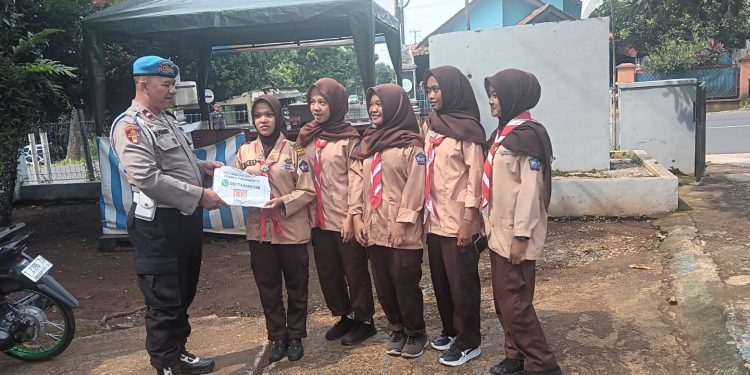 Aipda H. Endang Sugianto Berikan Arahan Kepada Saka Bhayangkara Jelang Pengamanan Malam Tahun Baru 2026