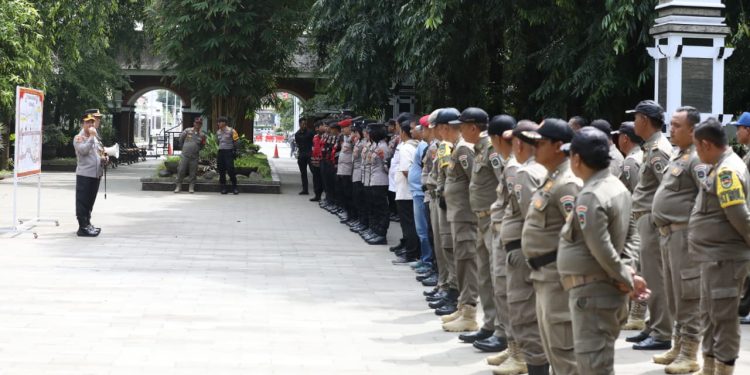 Kapolres Purwakarta Tekankan Pelayanan Humanis dalam Pengamanan Aksi Buruh