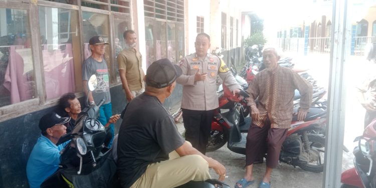 Bhabinkamtibmas Desa Cilandak Sambangi Warga, Perkuat Silaturahmi dan Harkamtibmas