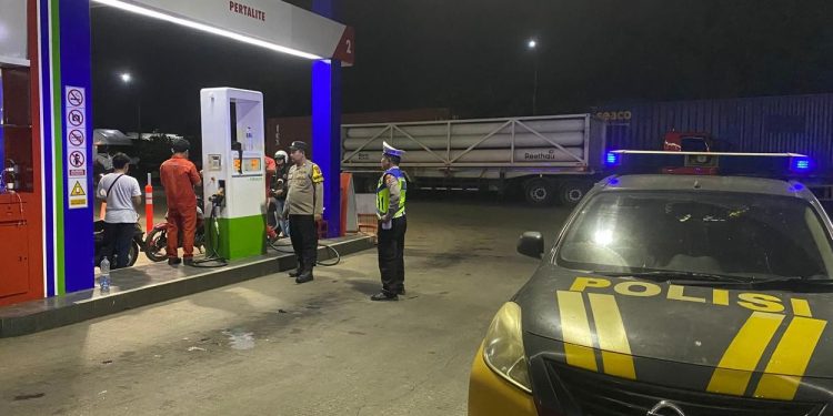 Patroli Malam Polsek Bungursari Jaga Keamanan Objek Vital Selama Libur Nataru