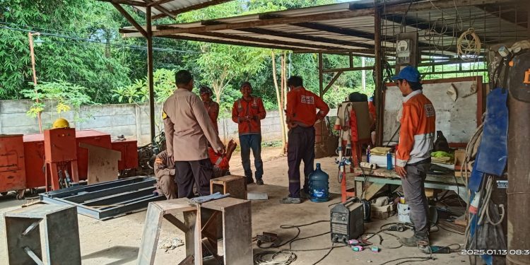 Polsek Bungursari Polres Purwakarta Laksanakan Sambang Bhabinkamtibmas ke Karyawan, Ingatkan Keselamatan Kerja