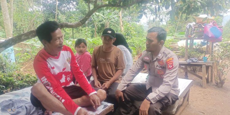 Polsek Maniis Konsisten Jaga Kamtibmas Lewat Sambang Warga