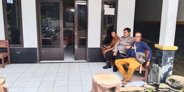 Kegiatan Sambang Warga, Polsek Plered Ajak Warga Jaga Kamtibmas