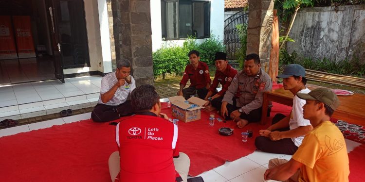 Sambang Warga, Bhabinkamtibmas Polsek Plered Ajak Warga Jaga Kamtibmas Dan Jauhi Narkoba