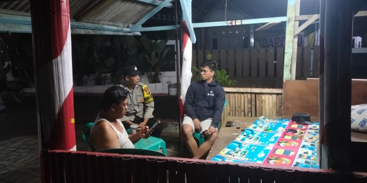 Bhabinkamtibmas Polsek Bungursari Polres Purwakarta Laksanakan Ronda Malam Bersama Warga, Jaga Kamtibmas