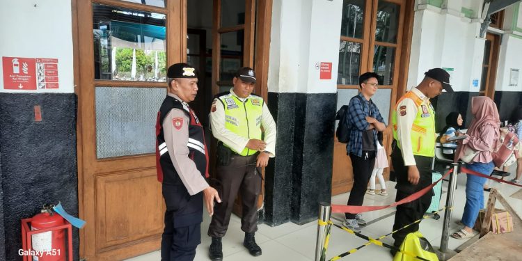 Patroli KRYD Perintis Presisi, Polsek Purwakarta Kota Perkuat Sinergi dengan Satpam Jaga Kamtibmas