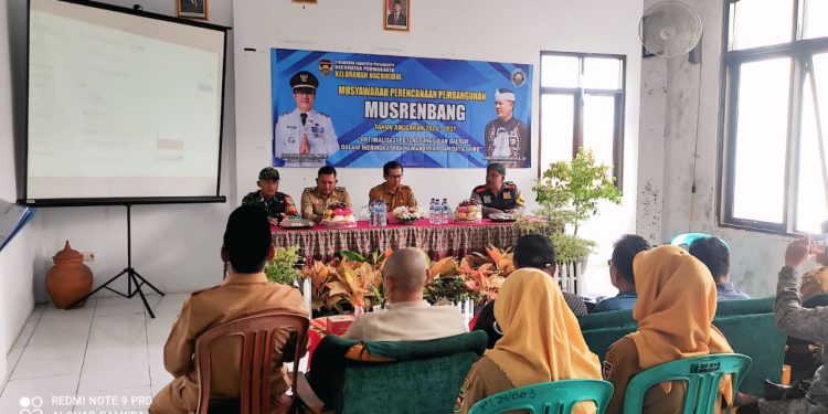 Sinergi Membangun Wilayah, Bhabinkamtibmas Polsek Purwakarta Kota Hadiri Musrenbang di Nagri Kidul