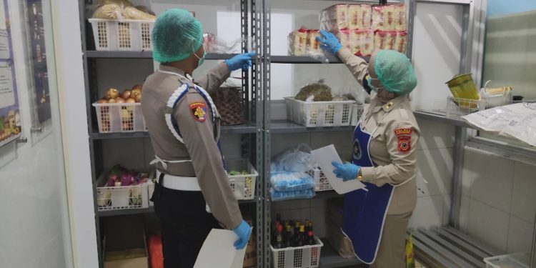 Pastikan Makanan MBG Aman dan Layak Konsumsi, Sidokkes Polres Purwakarta Laksanakan Food Safety Di SPPG