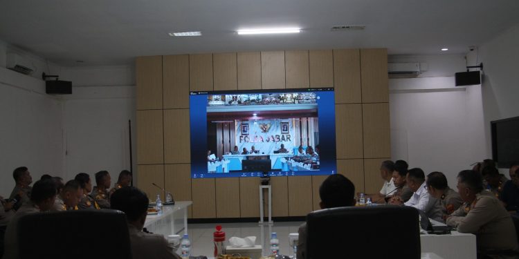 Kapolda Jabar Pimpin Anev Operasi Lilin 2025 via Zoom Meeting di Polres Purwakarta