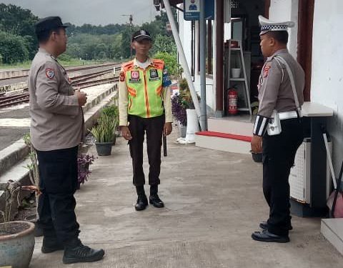 Polsek Bungursari Polres Purwakarta Intensifkan Patroli Siang di Stasiun dan SPBU, Antisipasi Gangguan Kamtibmas