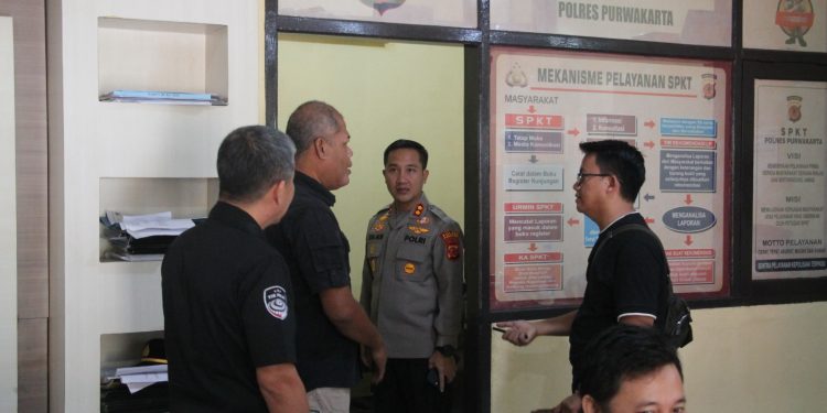 Pastikan Pelayanan Optimal, Kapolres Purwakarta Tinjau Langsung Ruang Pelayanan Masyarakat