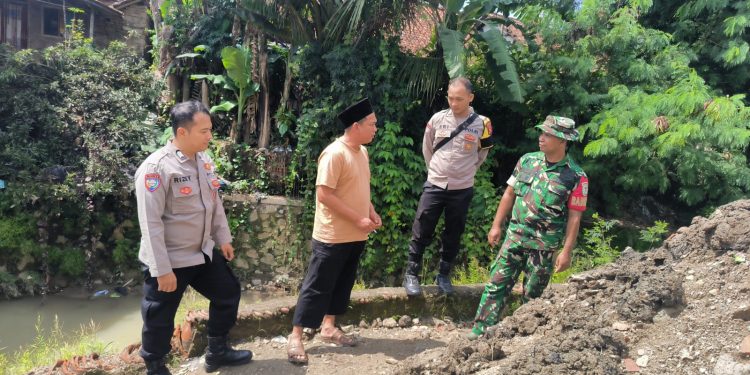 Polsek Plered Edukasi Warga Soal Bahaya Judi Online Lewat Patroli Dialogis