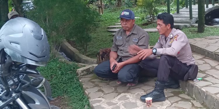 Sambang warga Bhabinkamtibmas Polsek Kiarapedes