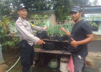Kanit Binmas Polsek Pasawahan Cek Program Pekarangan Bergizi untuk Dukung Kamtibmas di Desa Salam Mulya