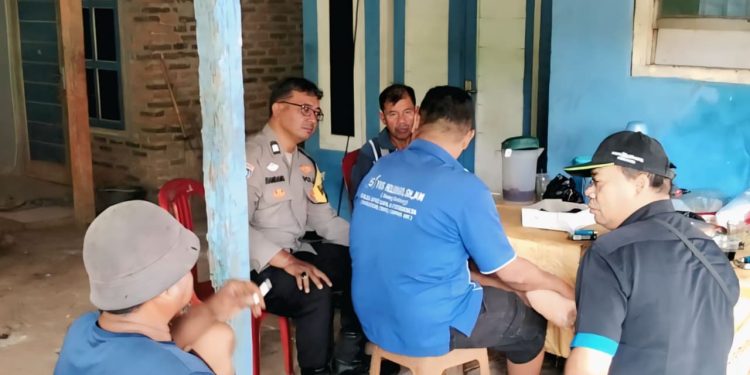Perkuat Sinergitas, Bhabinkamtibmas Polsek Purwakarta Kota Sambangi Warga Mulyamekar