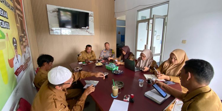 Sinergitas Polsek Cibatu dan Pemerintah Desa Karyamekar dalam Menjaga Kamtibmas