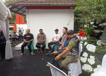 Sambang Warga Bhabinkantibmas Desa Cibeber Polsek Kiarapedes