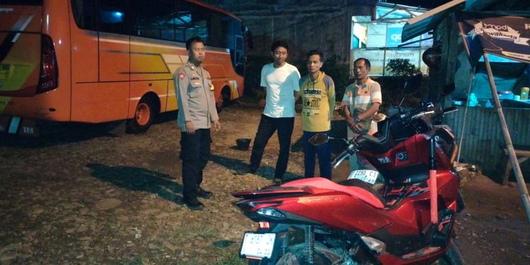 Bhabinkamtibmas laksanakan Giat sambang linmas desa pasawahan kec. Pasawahan sekaligus himbauan kamtibmas