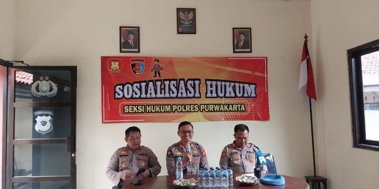 polres Purwakarta Berikan Sosialisasi Hukum Ke Anggota
