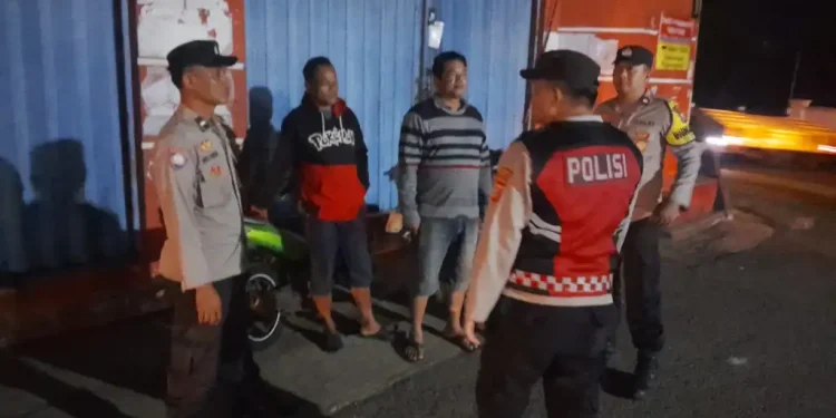 Polsek Cibatu Laksanakan Patroli KRYD, Warga Diharapkan Lebih Waspada