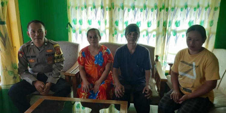 Bhabinkamtibas Desa Cilegong Sambangi Warga Selama Bulan Ramadhan