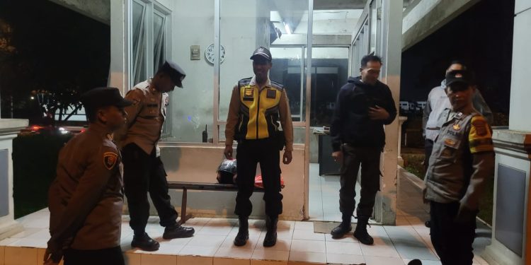 Polsek Bungursari Polres Purwakarta Laksanakan Patroli Malam Blue Light, Himbau Warga Tingkatkan Siskamling