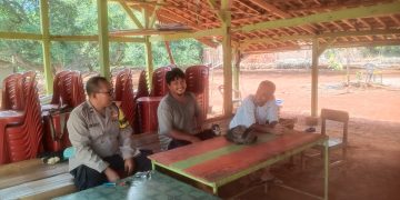 Wujudkan Polri yang Dekat dengan Masyarakat, Bhabinkamtibmas Polsek Bungursari Polres Purwakarta Sambangi Warga