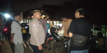 Bhabinkamtibmas Polsek Cibatu Sambangi Warga Desa Wanawali, Pastikan Keamanan Selama Ramadhan