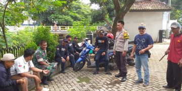 Bhabinkamtibmas dan Babinsa Desa Cibatu Sambangi Warga, Ciptakan Suasana Akrab dan Aman