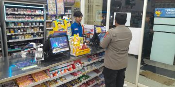 Sambang DDS Malam Hari Bhabinkamtibmas Desa Gurudug Sampaikan Pesan Kamtibmas Kepada Warga Binaan