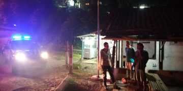 Polsek Sukatani  Patroli Cegah C3 dan Kamtibmas pada malam hari.