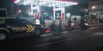 Polsek Pasawahan Patroli Malam Hari Dan Himbauan Kamtibmas Kepada Juru Parkir Pertokoan Tokma