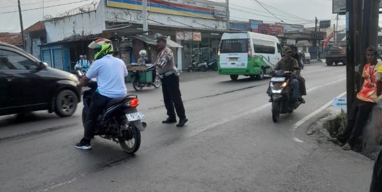 Polsek Campaka Laksanakan Protap Pagi Demi Kelancaran Lalu Lintas