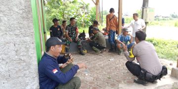 Sambang Bersama, Babinsa dan Bhabinkamtibmas Polsek Plered Dengar Keluhan Masyarakat