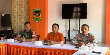 Kanit Binmas Polsek Cibatu Hadiri Rapat Koordinasi Muspika Cibatu Terkait Persiapan Hari Buruh Internasional (Mayday)