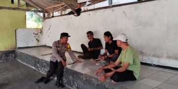 Hadir di Tengah Masyarakat, Bhabinkamtibmas Polsek Bungursari Polres Purwakarta Sambangi Komunitas untuk Sosialisasi Kamtibmas