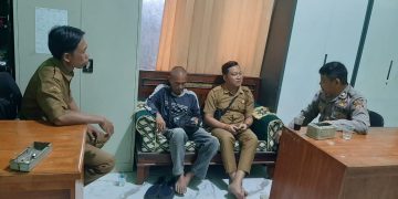 Polsek pasawahan laksanakan Patroli Dialogis Sambang warga bersama warga wilayah kec. Pasawahan dan kec. Pondok salam waspada kejahatan Siang hari agar cegah c3