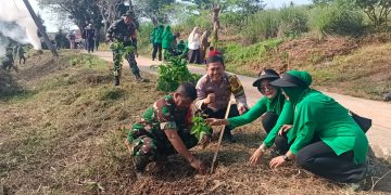 Bhabinkamtibmas Terus Peerat Hubungan Dengan Masyarakat Purwakarta Lewat Ngosrek Bareng.